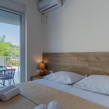 Petrovac Grejm Lux Family Apartments מראה חיצוני תמונה