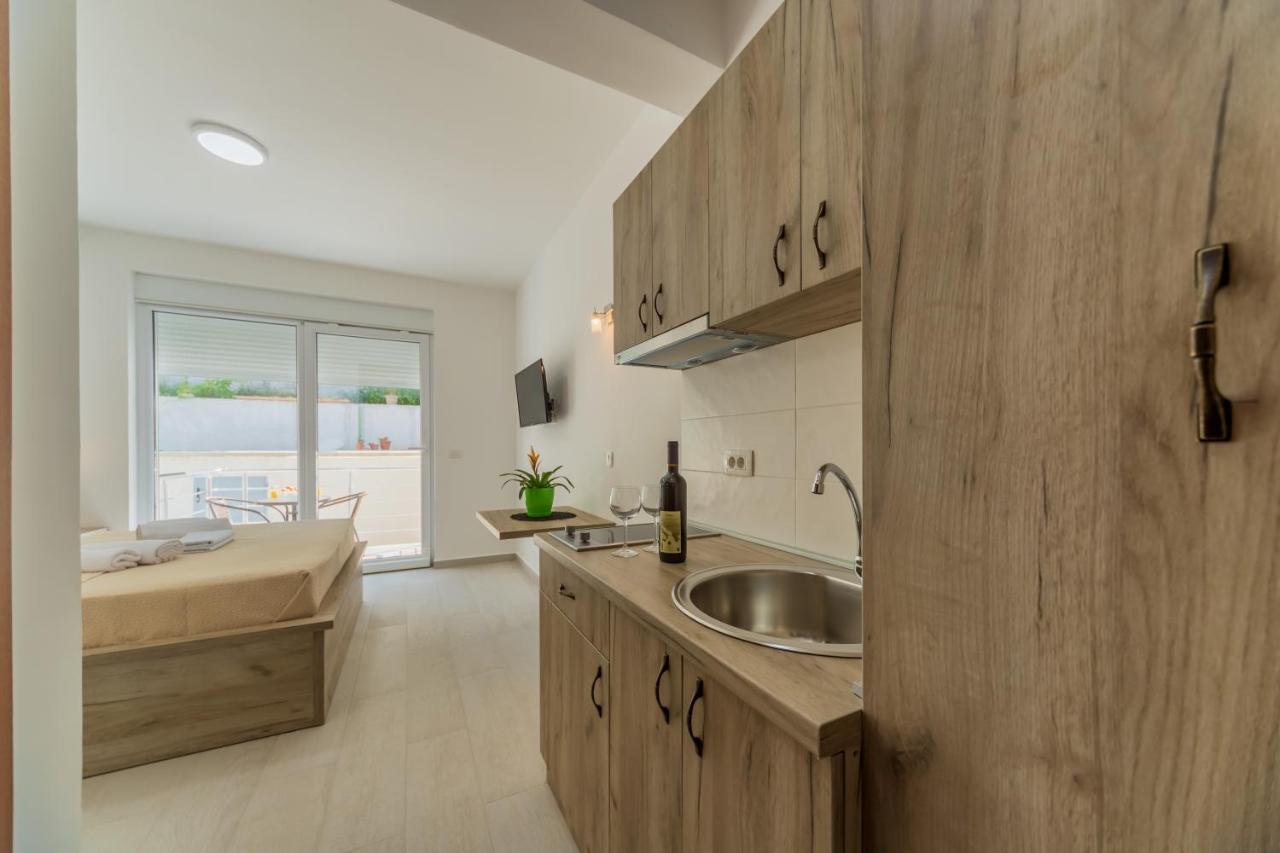 Petrovac Grejm Lux Family Apartments מראה חיצוני תמונה