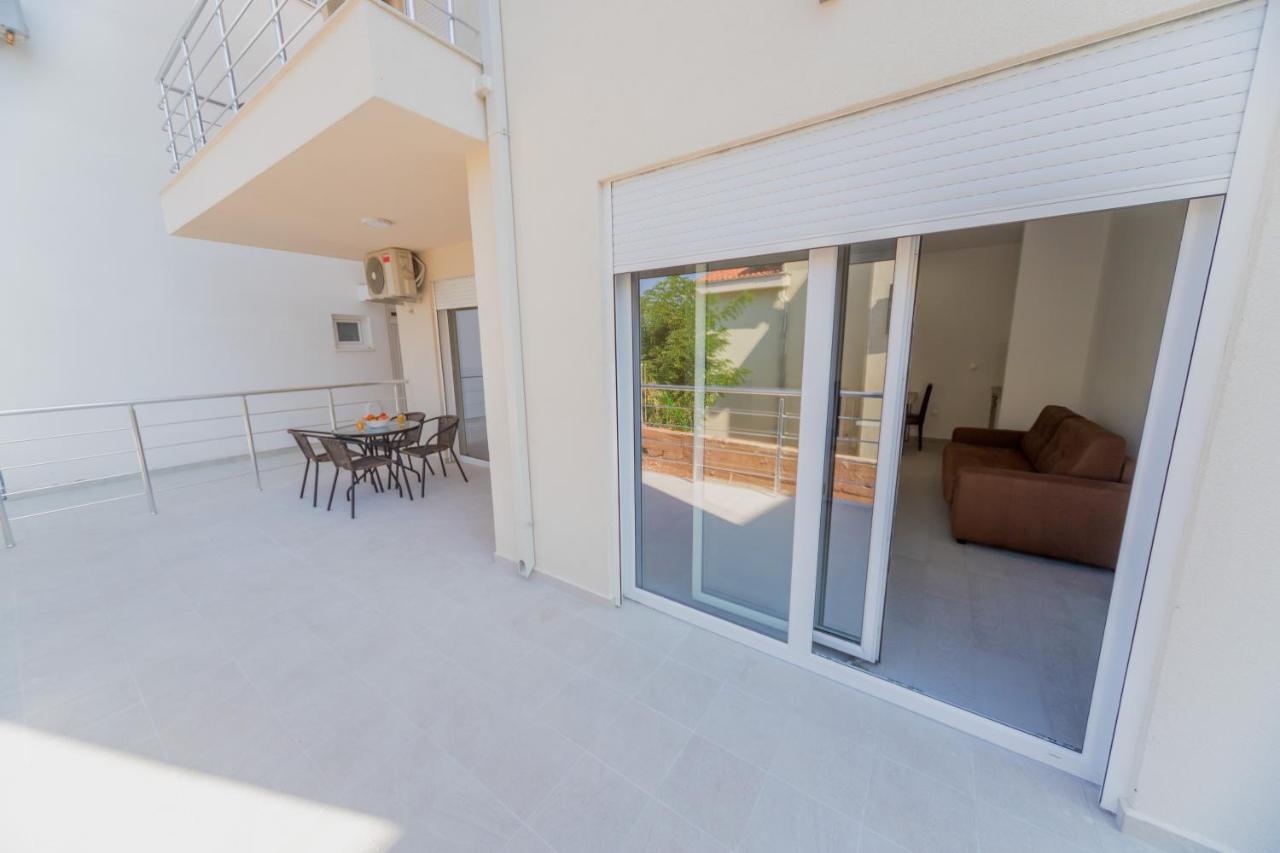 Petrovac Grejm Lux Family Apartments מראה חיצוני תמונה