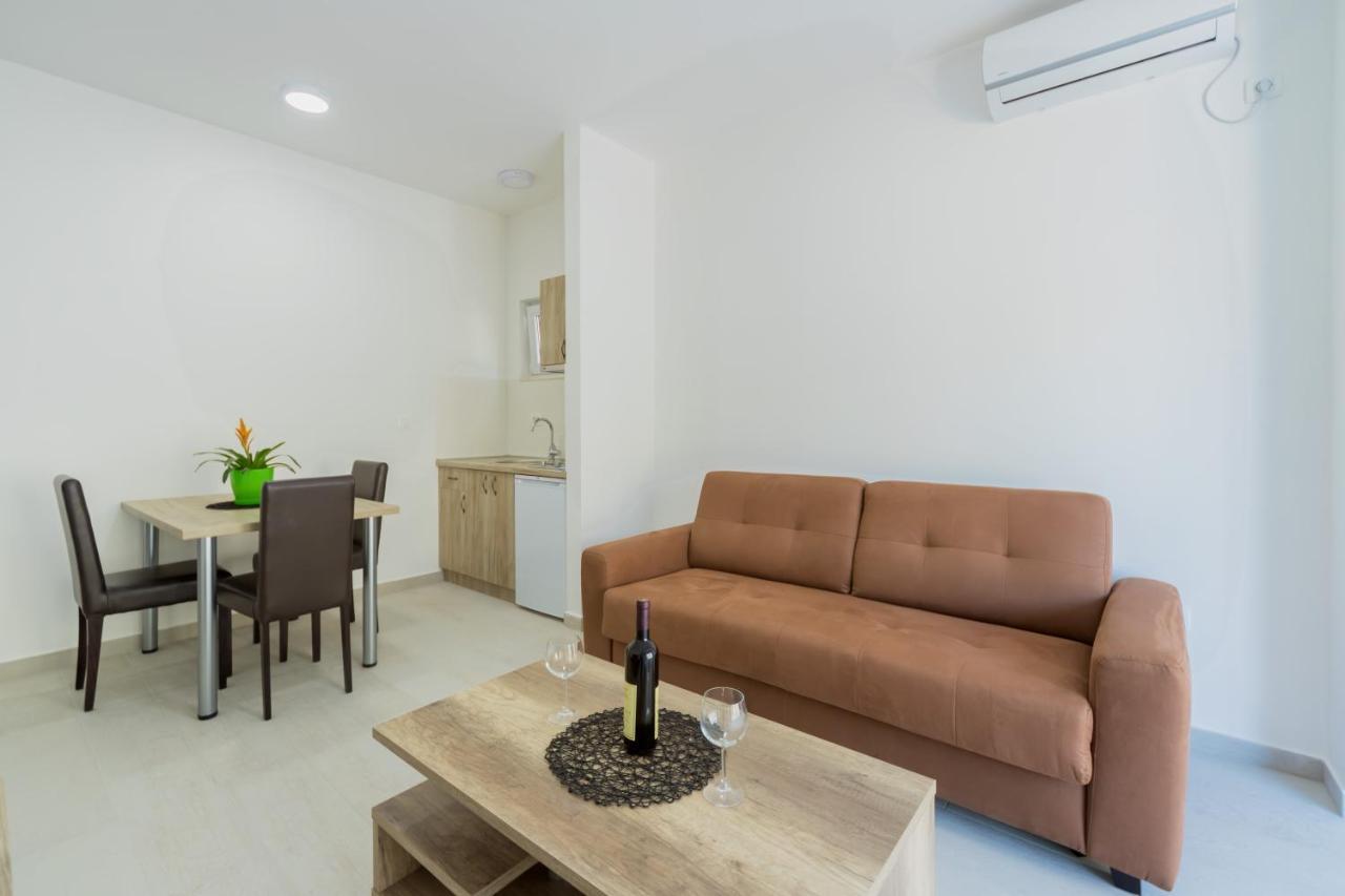 Petrovac Grejm Lux Family Apartments מראה חיצוני תמונה