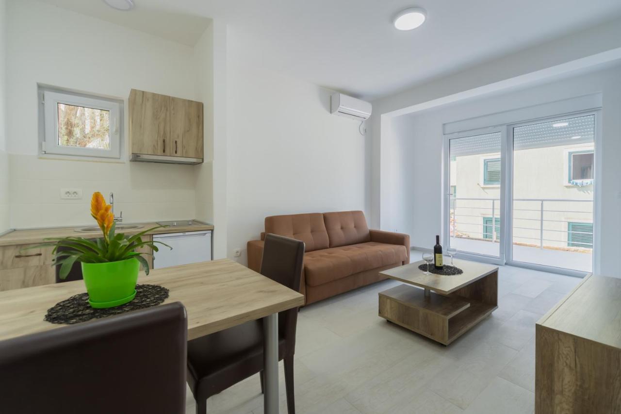 Petrovac Grejm Lux Family Apartments מראה חיצוני תמונה