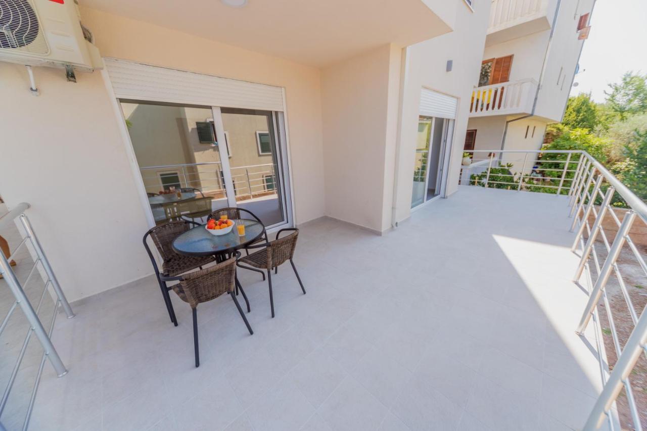 Petrovac Grejm Lux Family Apartments מראה חיצוני תמונה